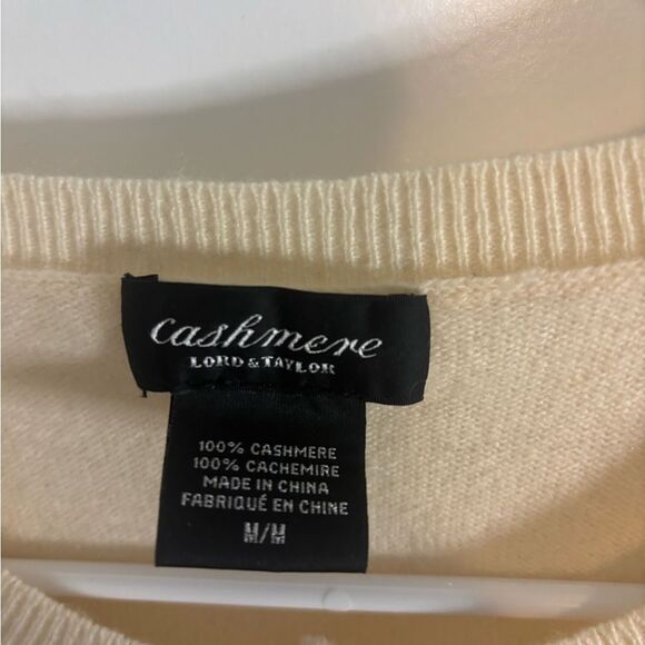 Solddddd ord & Taylor Cream cashmere Cardigan Sweater size m EUC - Picture 2 of 4